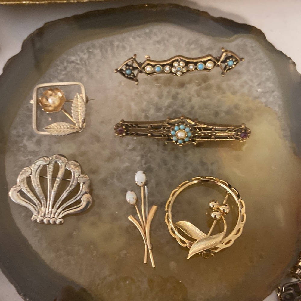 Pick only2 left! Very Vintage Brooch’s price for each - Picture 13 of 15